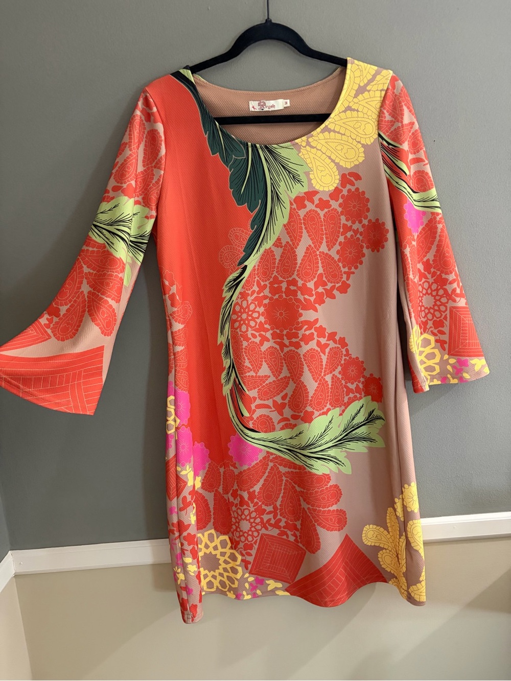 Aryeh Paisley Shift Dress Medium Bell Sleeve Statement Boho Abstract Stretch Mod